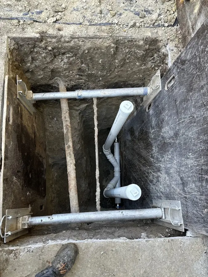 Experienced plumber completing Drain Cleaning work in Potosi